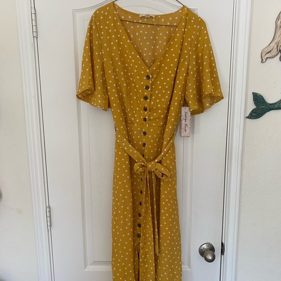 Spring polka dot yellow dress - Picture 1 of 6